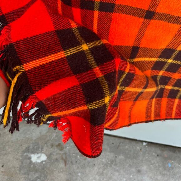 VTG Red Plaid Wool Blend Blanket Throw Fringed 54x54 Camp Picnic Stadium - Picture 4 of 7